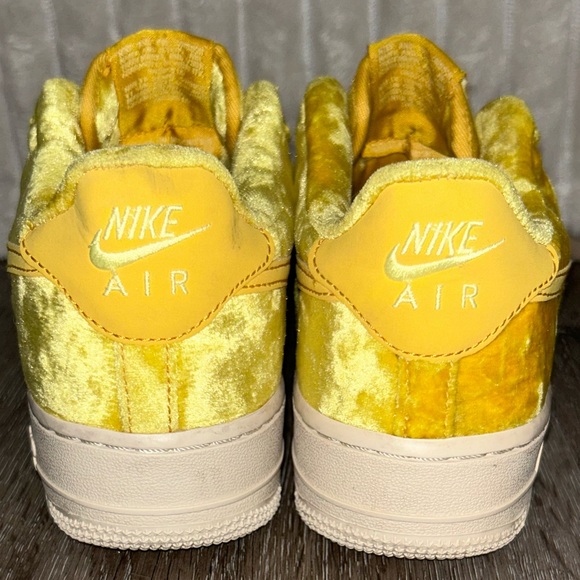 Nike Air Force 1 LV8 GS Velvet Sneakers - Picture 3 of 8